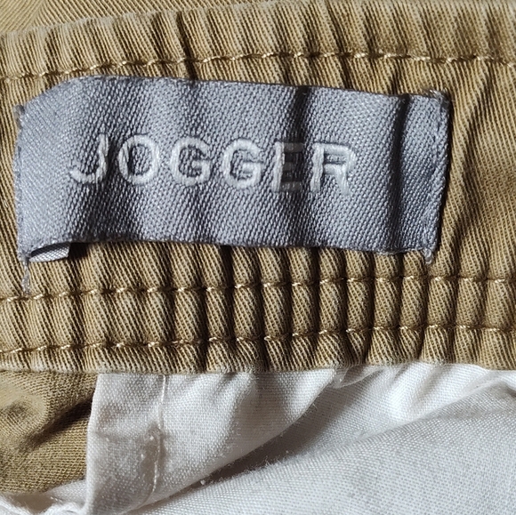 Aeropostale Men's Twill Khaki Jogger Pants | Cotton Blend | Large - Picture 4 of 5